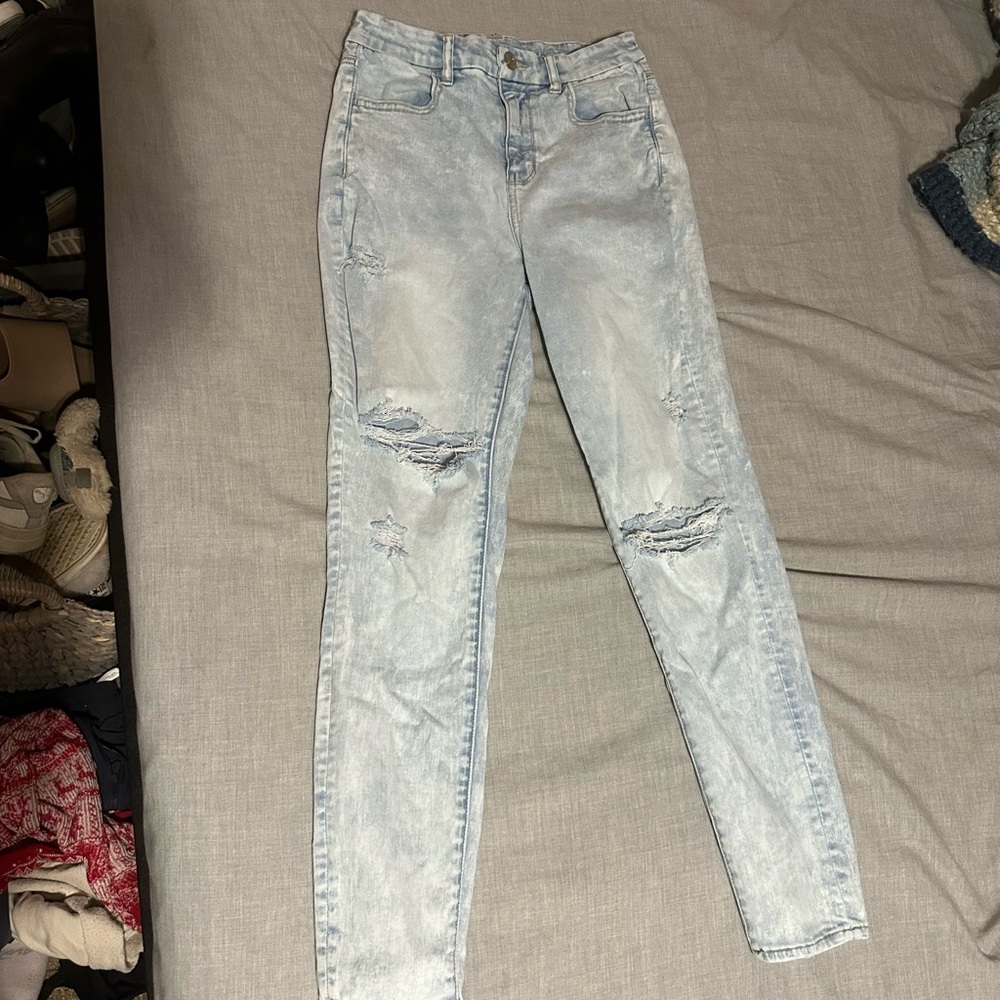 American Eagle Size 10 Regular light washed stretchy jeans